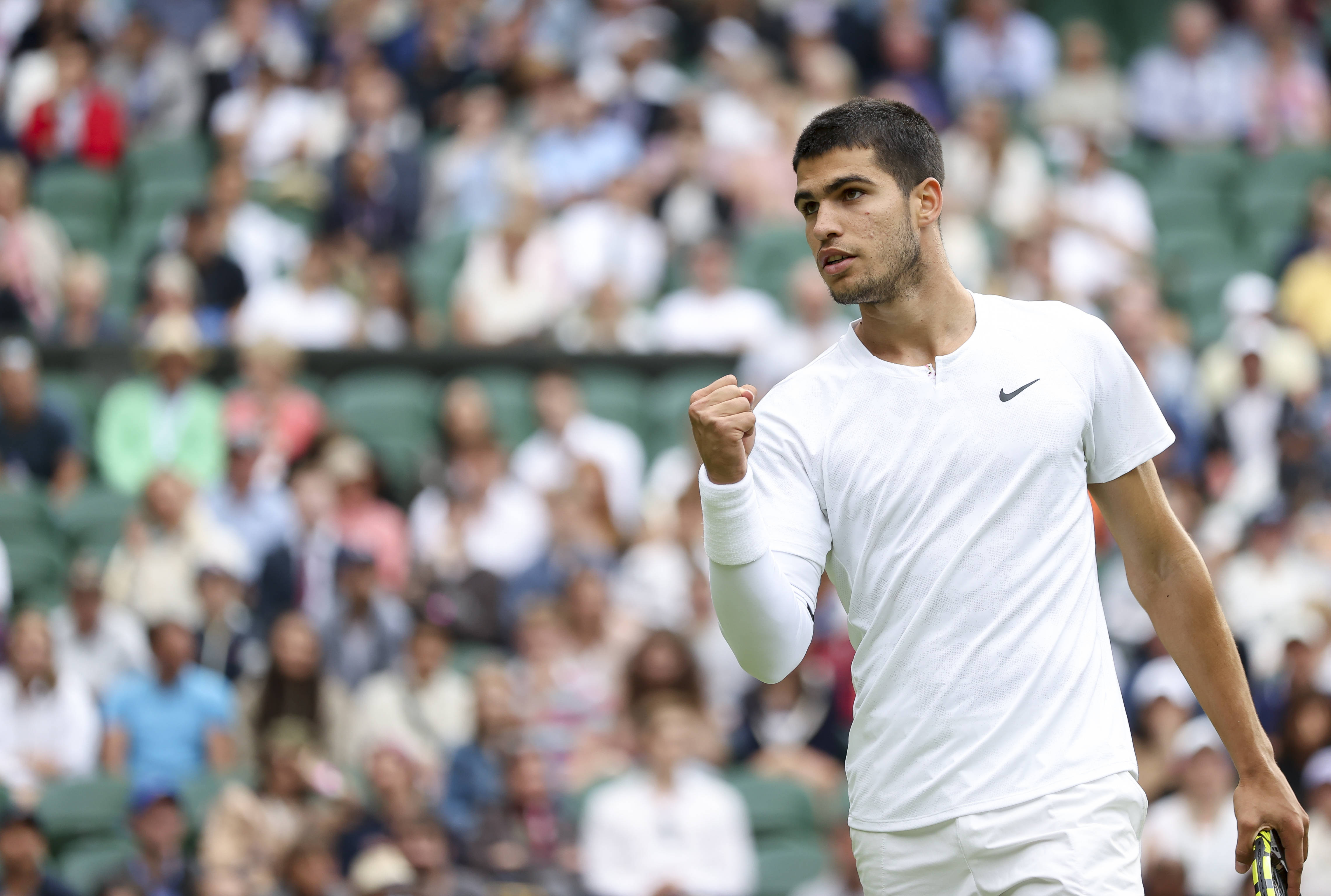 逼平阿贾克 逼平阿贾克